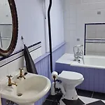 빌라 Charming Old Coachford