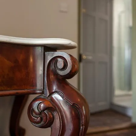 Charming Old فيلة Coachford