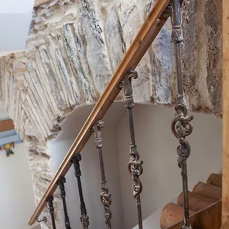 Charming Old * Coachford